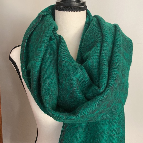 Wool Scarf Wrap Bed Cover Made in Nepal - Picture 1 of 14